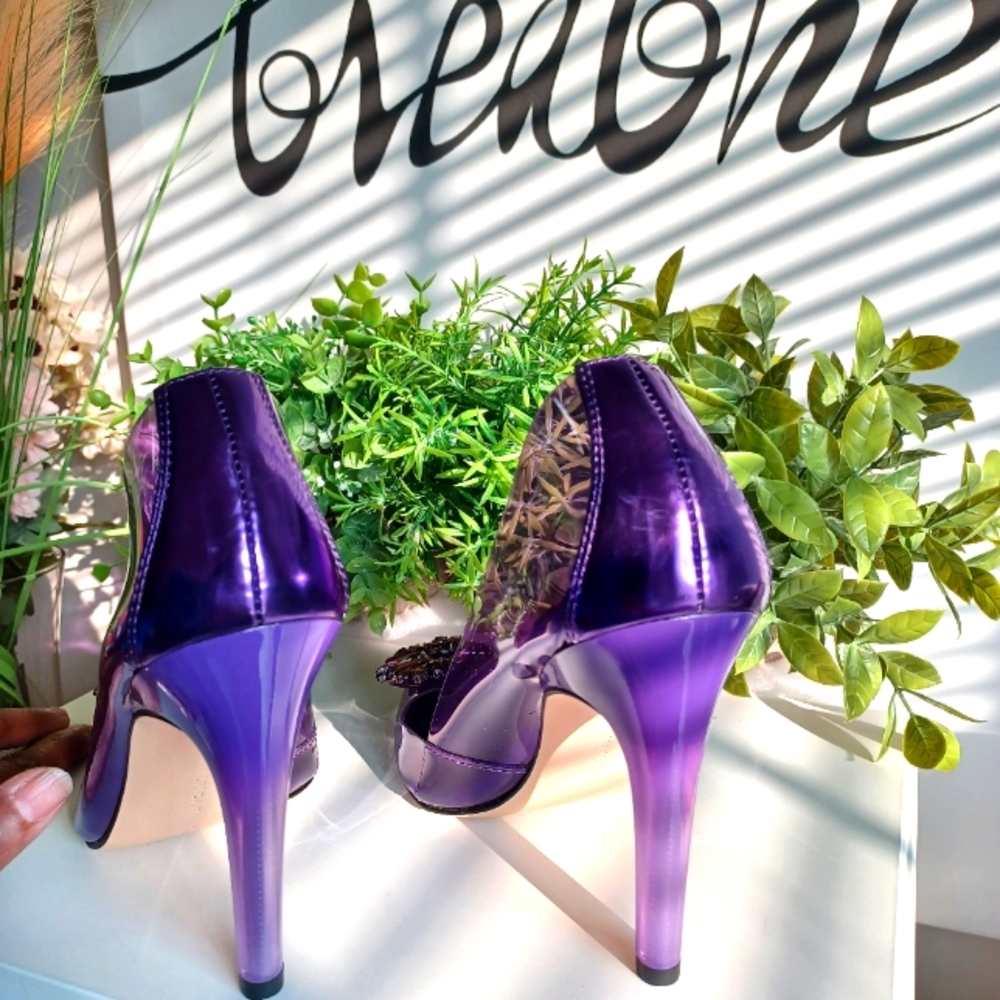 Good American Cinderella Lucite Pointed Toe Pumps - Picture 7 of 10
